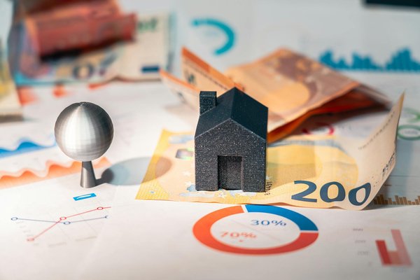 Comment un investissement dans l'immobilier de luxe peut-il être affecté par des fluctuations économiques?